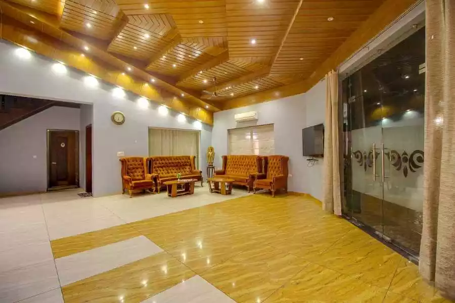 Maulik mansion resort